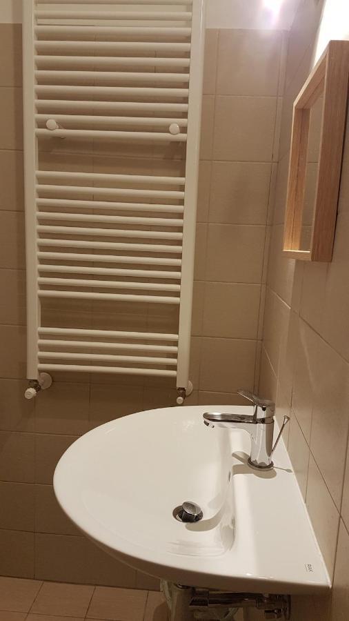 Adonis Hotell Castelvecchio Calvisio Exteriör bild